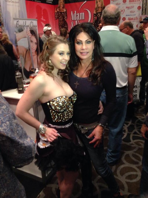 Hello world! So busy AVN! http://t.co/DMWypVA38H