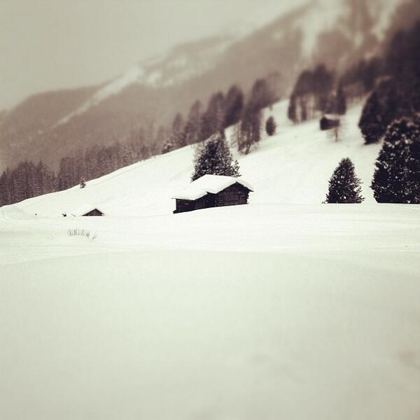 A small hut in the #Dolomites - photo by szaran #Dolomites