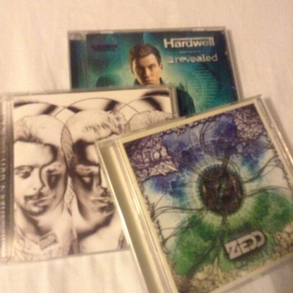 SweetNothing117's tweet image. Finally got these :) #clarity #untilnow #hardwellpresentsrevealed4