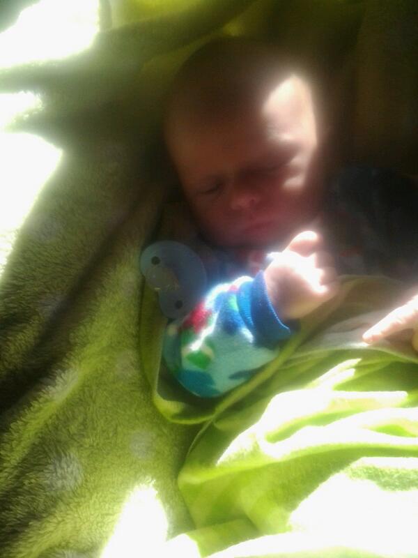 chriscloud12's tweet image. Wakes wakes daddy little man