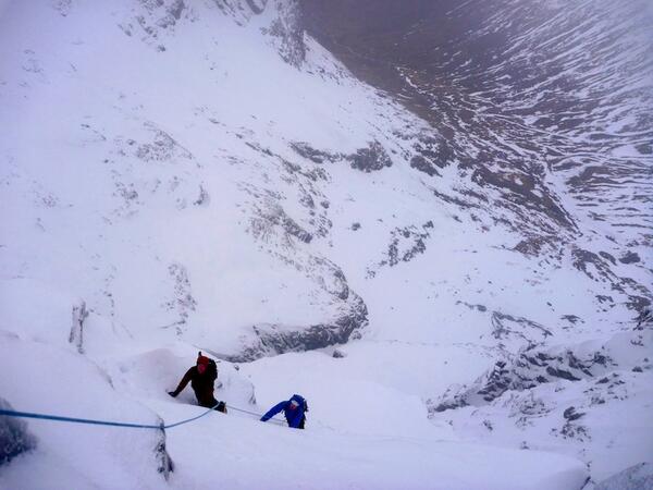 Proper #scotwinter weather today on Ben Nevis. alanhalewood.blogspot.co.uk/2014/01/tough-…