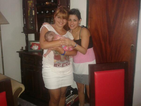 Tnkortiz's tweet photo. Dia con emilia,  muy rica comida y amigos,  que mas se puede pedir? http://t.co/eLt497CCCZ