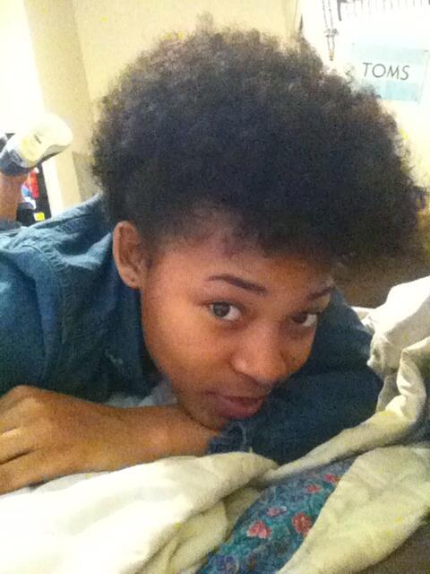 ASHbeBAD_'s tweet image. Currently chillin.. My Mohawk tho 👌 A1 #naturallocks 😁