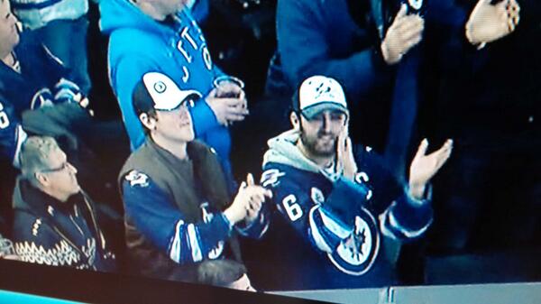 Heggo24's tweet photo. @Dudeearle @BrettEarle the 2 Earle boys celebrating the big victory. http://t.co/46c34WN6KY