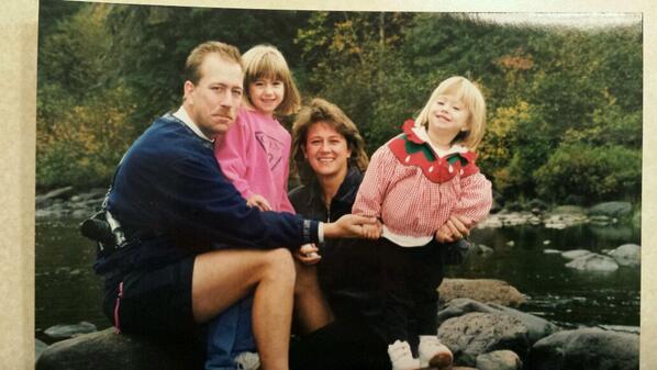 Priorlaker's tweet photo. Tweet 1,000 goes out to my family.  It couldn't be any better.  @corinne_lund @kaitlinnlund @mrspriorlaker http://t.co/1xqabNaqUh