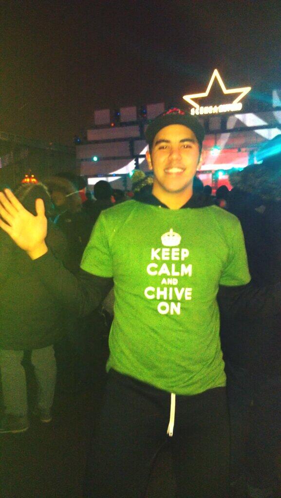 Basicallygareth's tweet photo. Keep Calm and Chive on at #igloofest 
@Igloofest http://t.co/JWUhskCTNC