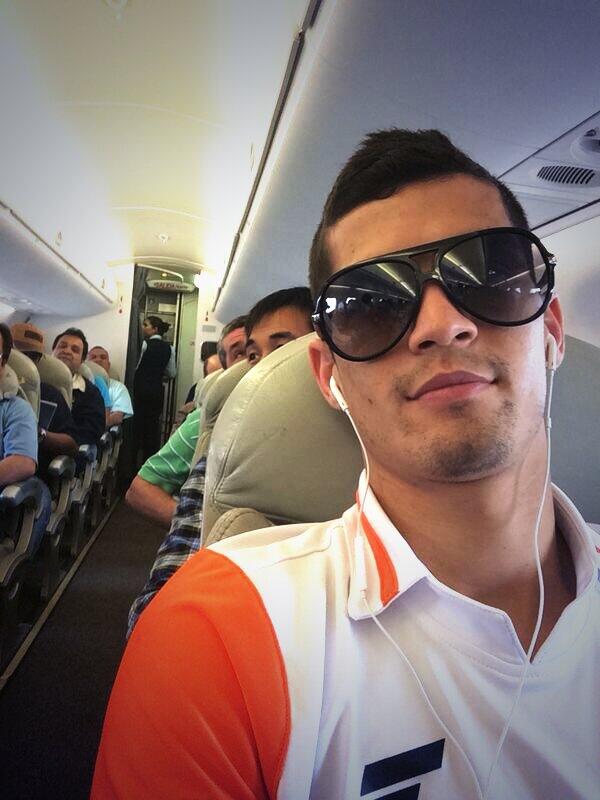 Cleiton23CAOS's tweet photo. Flying to Mexico City. Tomorrow important match!/ Volando a C. de México. Mañana partido importante! @DelfinesFutbol http://t.co/FYQPIaLo94
