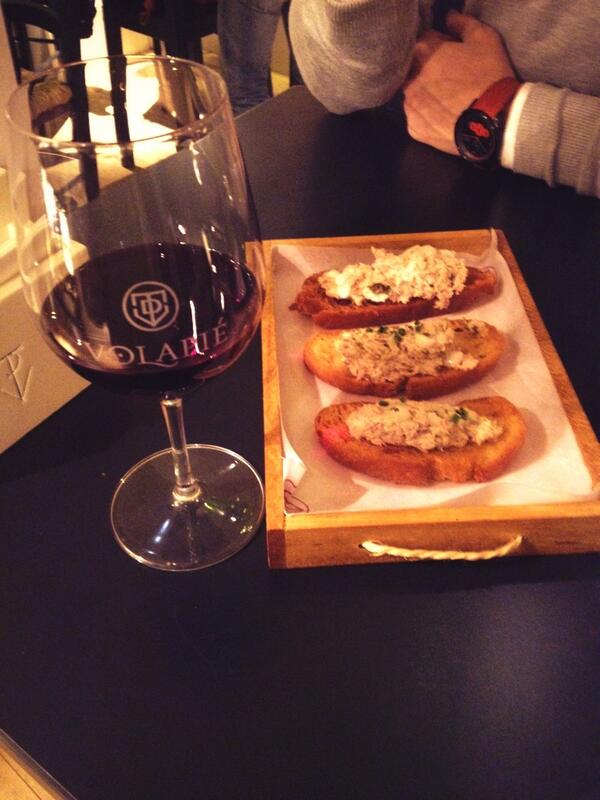 Juantonio3's tweet photo. Primera ronda en @TabernaVolapie http://t.co/BrDrrWhXM2