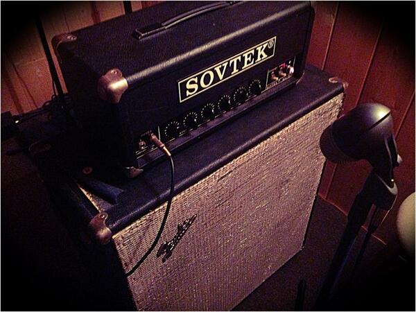DirtyCakesBand's tweet image. The #Sovtek #Mig50 and #FenderBassman #2x15
#Tombstone #DesertRock #Grunge #Psychedelic - DirtyCakesBand.BandCamp.com