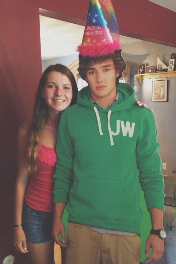 culloon's tweet image. I ordered a professionally printed picture of this today because why not