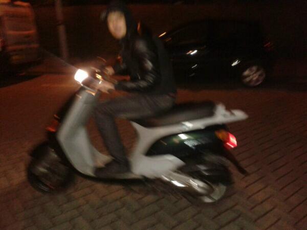 mohamed5314's tweet photo. Oevoe boys we werken op die skippers voor een AMG!!@LijpeMD http://t.co/FGn4dtS2cv