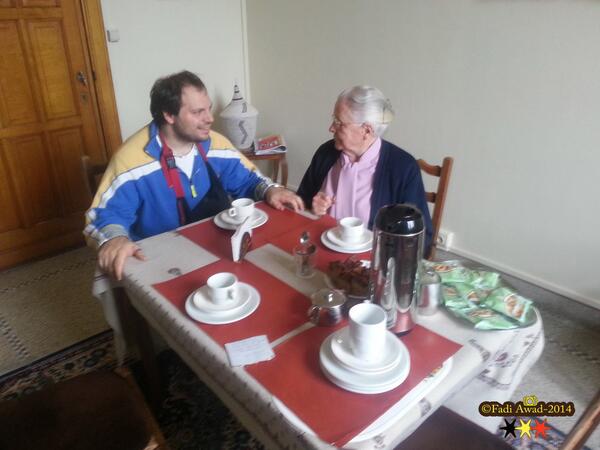 BDusart's tweet photo. Niets is onmogelijk als we het samen doen! Sociaal engagement is inspirerend.#jeanneDevos #jeugdidool #trots http://t.co/L6GU17DybA