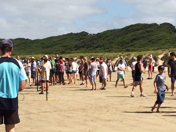 Great crowd cheers on runners at the Waratah to Sandy Point this morning #fitness
