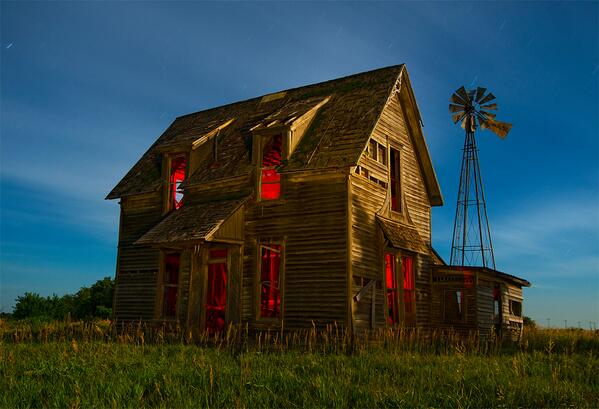 Slate's tweet photo. Spooky ghost towns become even spookier under a full moon--PHOTOS: http://t.co/F7NaeREoRT http://t.co/SrNTX9MTNf