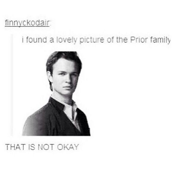 immafangurl's tweet photo. NOT. OKAY. http://t.co/1xfZDvoCNA