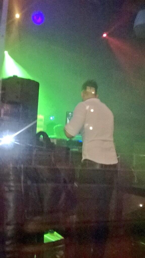 stacey_saucy's tweet photo. #slag the dj in Lloyds #lovehimself http://t.co/4l90mIvhB4