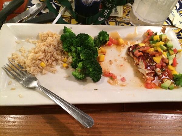 CoachChewy80's tweet photo. I wonder if @oootik approves of this meal..? #swole #fishnrice http://t.co/85SjujC3Cq