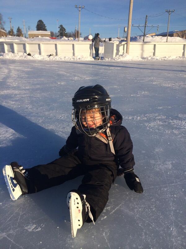 amy_hagman's tweet photo. First time on skates. #HDM2014 http://t.co/9rkyo9o0rq