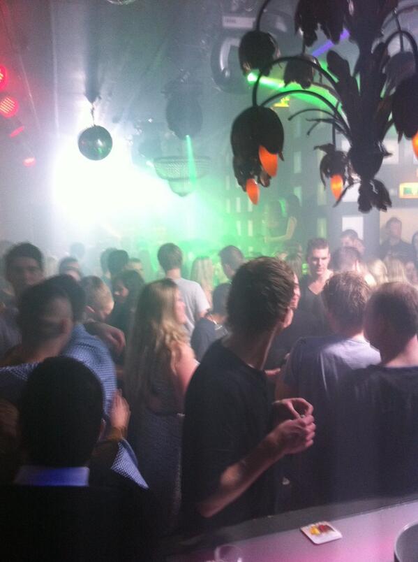 zwetseremmen's tweet photo. You better know it #trojka party saufen, machen mit @RonBuurman und @ChrisDeluxeNL http://t.co/1I5biC36rv