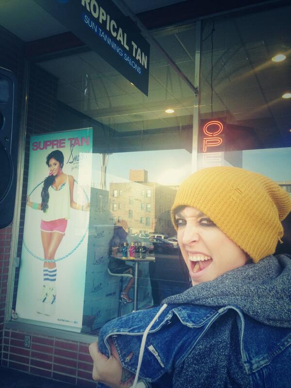 RatCityRD's tweet photo. Did @MissileAmerica convince @snooki to come to the bout? #askrcrg http://t.co/vizWYwpxT6