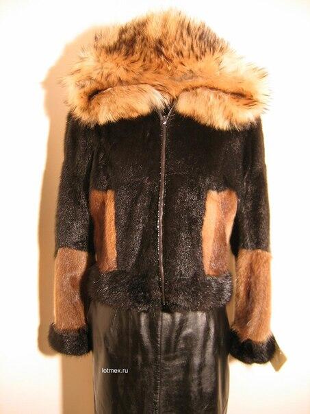 fur_lotmex's tweet image. Шуба из меха ондатры, капюшон, опушка - енот, новая. Продаётся в ед. экземпляре!! Цена 26т.р Размер 44, дл-51