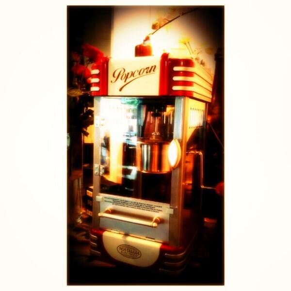 lasfloresph's tweet photo. Cocktail time @lasfloresph wiht popcorn!! Which cocktail do you prefer?? http://t.co/zTCLqERear