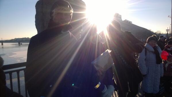 Lídz sim domáju, ka tur ir jántárpins, bet tagad redzu, ka, já, tomér gaismas pils