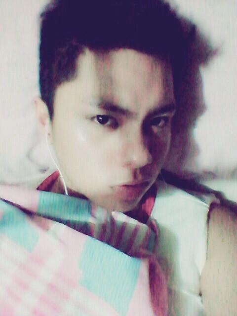 iamdexpapa's tweet photo. Pink Sunday! #pinkpillow #pinkblanket #pinkbuds http://t.co/ogRa65kRlp