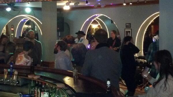 LanceD24K's tweet photo. Shake your groove thang Buffalo! http://t.co/E6wP5nRwYJ