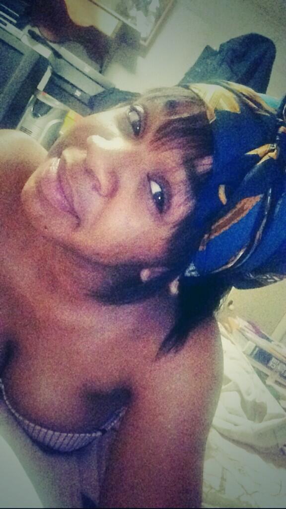 MARYJay_white's tweet photo. My flow right now.. #boredflow #bedflow #readyfortmrw http://t.co/CDV3BACq8L