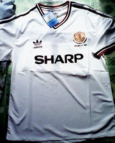 ZarumSports's tweet photo. MU Final Charity 83 cuma 85k per pcs? Only at zarum sports size s.m.l, SMS : 083808530518 PIN : 7545a0c0 http://t.co/7byceo0fJD