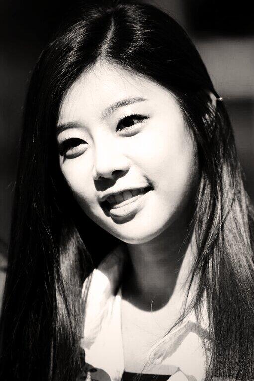 ur_shadow143's tweet image. it is sad thst ur crush never notices ur existence :l #FanboyProblem @Girls_Day_Sojin