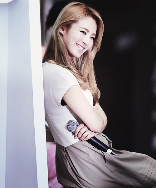 snsddancer_'s tweet photo. HyoYeon beauty <3
who's My fans ? kekeke~ *meaning of Hyoyeon fans http://t.co/LKXxosHg9e