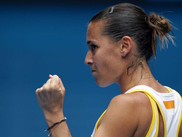 osvigp's tweet photo. @flavia_pennetta vola ai quarti degli #AustralianOpen. Che grinta ragazzi! http://t.co/w5dqebyqTG