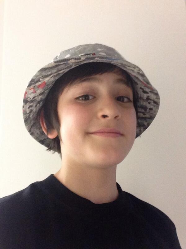 christianrizoo's tweet photo. Beast hat 😂 http://t.co/Er8MqgMmC5