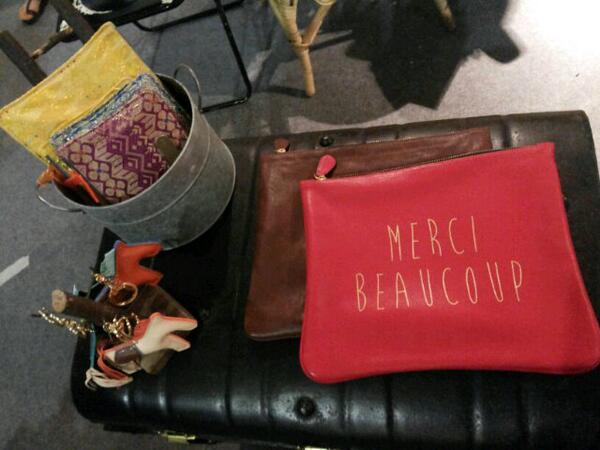 clementinemimsy's tweet image. Large pouch clementine 198.000 available @theGOODSdept