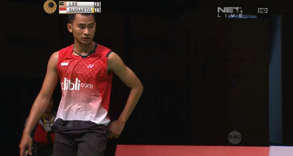 netmedia_info's tweet photo. Tommy berhasil redam smash dari lee chong wei #NETBadminton http://t.co/ibFILiLpgw