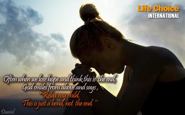 FaithPrayInGod's tweet image. When we lose hope,think this is the end,God smiles from above and says,Relax my child,This is just a bend,not the end
