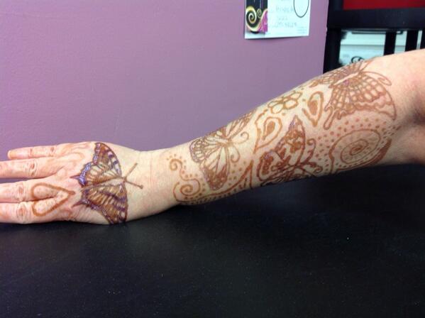 Timeless_Child's tweet photo. Henna &amp; stencil, great effect, by myself on myself. I'm allergic to alcohol &amp; metal. At least I can wear henna! :-) http://t.co/oBsw4G27jW
