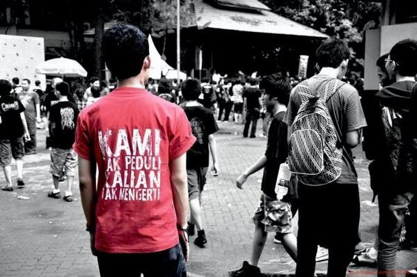 Kaos K.T.P.K.T.M. Bisa dibeli di Robinson terdekat. #2009