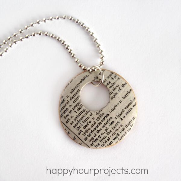guidecentral's tweet photo. 8 super easy jewelry DIYs you can do at home http://t.co/dKuBdTuCjR #DIY #crafts http://t.co/yM0hy2R6Gw