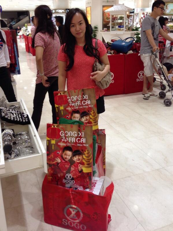 lindatanadi's tweet photo. Midnite sale @SOGO_IND  @EmporiumPluit  shopping ;) http://t.co/P3gxEz0PKd