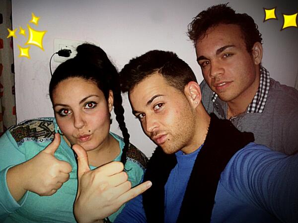 su_nama's tweet photo. Buena xoxesita de pizza y pelis jajaja con @andresiyo85 y Jesulito http://t.co/GVxESs7otr