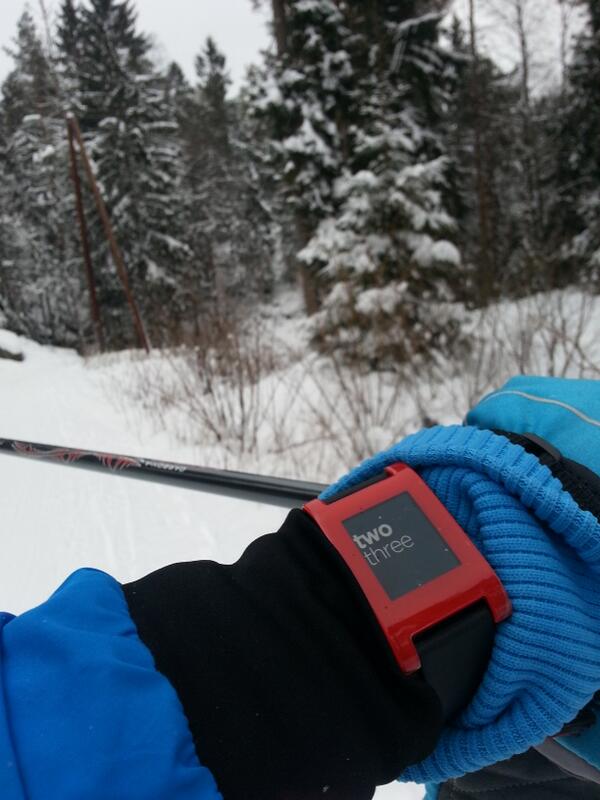 Potarior's tweet photo. Took my pebble out for a cross country skiing #norway #ski #snow @Pebble http://t.co/89uYH5KRBn