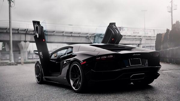 CarThrottle_jp's tweet photo. 【Aventador (Lamborghini)】 魂を揺さぶる6.5L,V12サウンドはひと吹かしすると100km/hを軽々と越え、そのまま踏み続けると350km/hを超える世界最高峰のスポーツカー。 《価格》4660万円 https://t.co/Xqa2Q2Tqtr