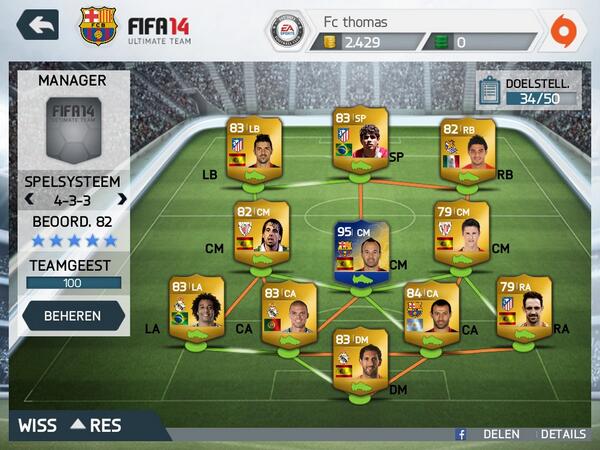 thomas40103081's tweet photo. @mickeykerolles ooh kijk mijn team op mijn ipad met team of the year inesta http://t.co/U0JRR49DQm