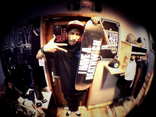 Get the real stuff , real fashion , real swag <a href="/LegacySkateshop/">Legacy Skateshop</a> ( <a href="/rowleyDST/">rowleydistribution</a> - <a href="/UNDERESTIMATE33/">UNDERESTIMATE Cloth</a> - <a href="/eltorooriginals/">ELTORO</a> )