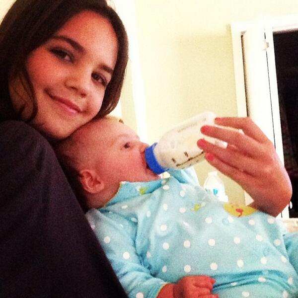 DaddysAthena's tweet photo. Feeding my little brother Andrew. 😂 ♥♥ @DaddysBestBoy http://t.co/DvWQ70aGJn