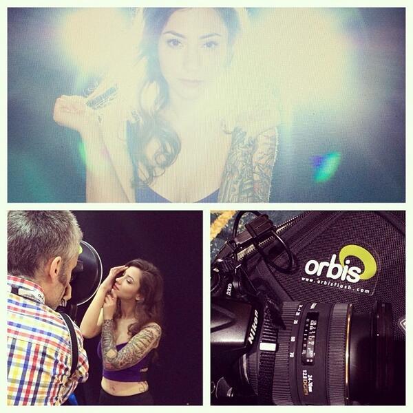 enlightphotopro's tweet image. BOOM. The orbis, results and over-my-shoulder with @KristinaLabahn.... #flash #ringflash... ift.tt/1dRq7zH