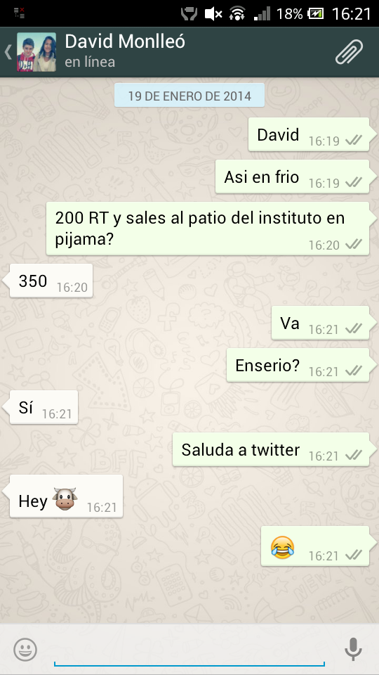 vmvalls's tweet photo. Venga, 350 RT y @Monlleo sale en pijama al patio; Retwittear, se que sois unos cabrones y lo hareis JAJAJA http://t.co/g61R0COu6w